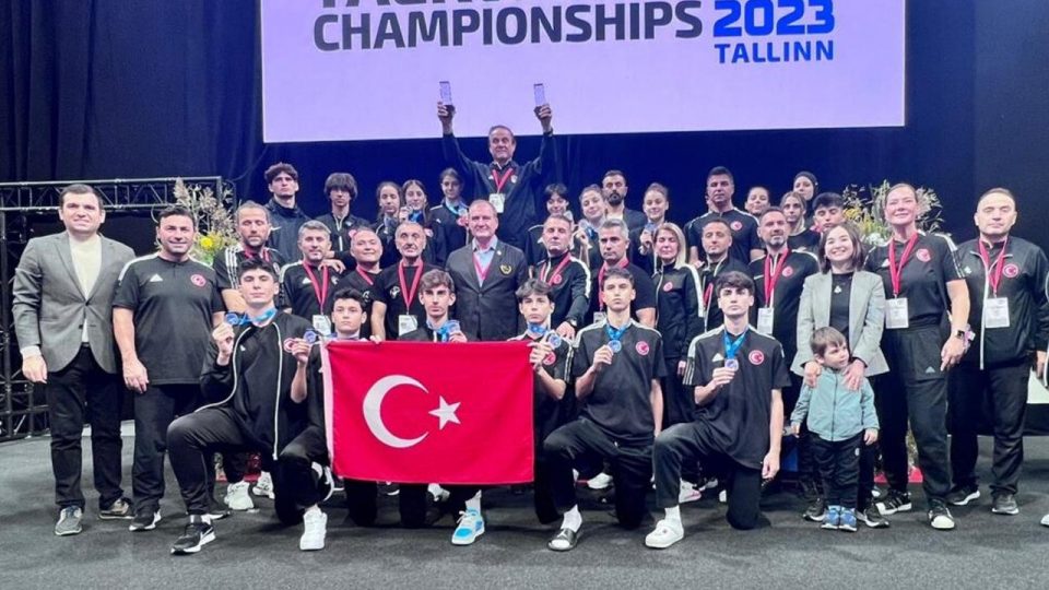 Genç milli tekvandocular Avrupa şampiyonu oldu