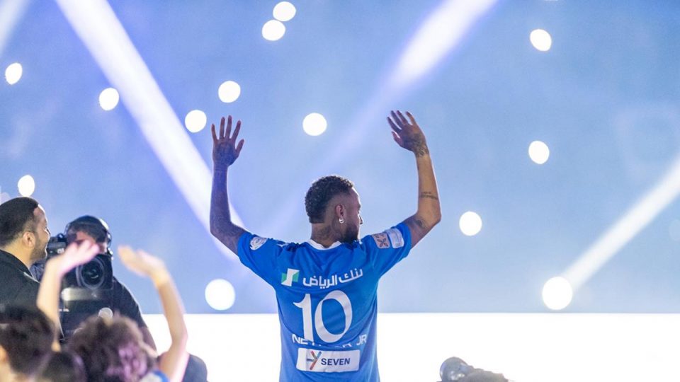 Neymar görkemli törenle Al Hilal taraftarıyla buluştu
